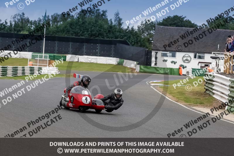 Vintage motorcycle club;eventdigitalimages;mallory park;mallory park trackday photographs;no limits trackdays;peter wileman photography;trackday digital images;trackday photos;vmcc festival 1000 bikes photographs